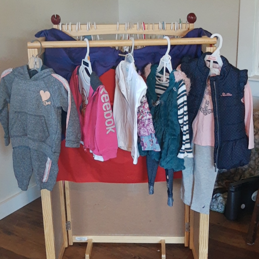 5, Girls 2T name brand sets (12 items)